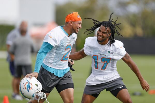 Dolphins receiver Jaylen Waddle gets health upgrade, status for