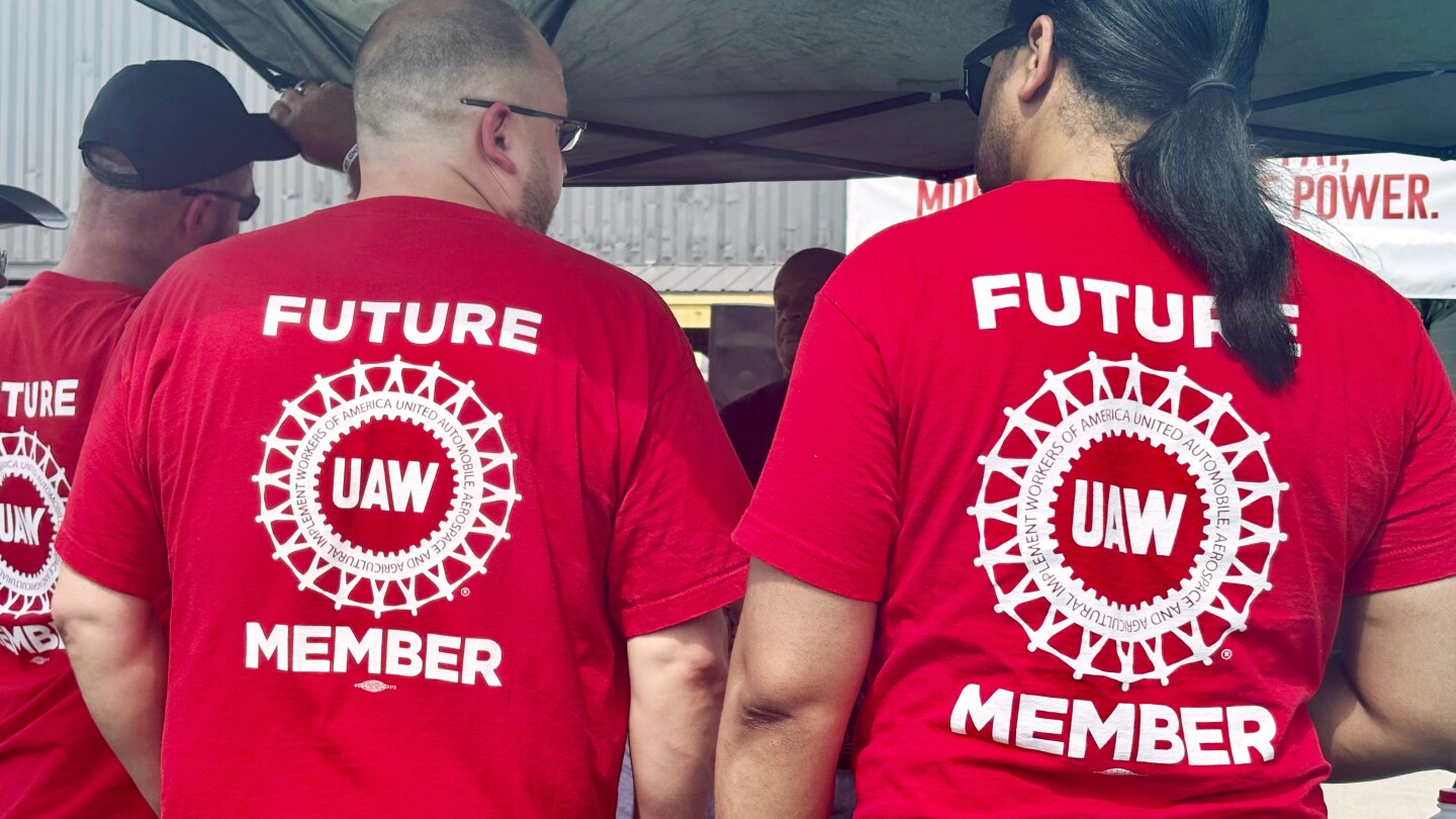United Auto Workers е изправен пред ключов тест на юг с предстоящото гласуване в завода на Mercedes в Алабама