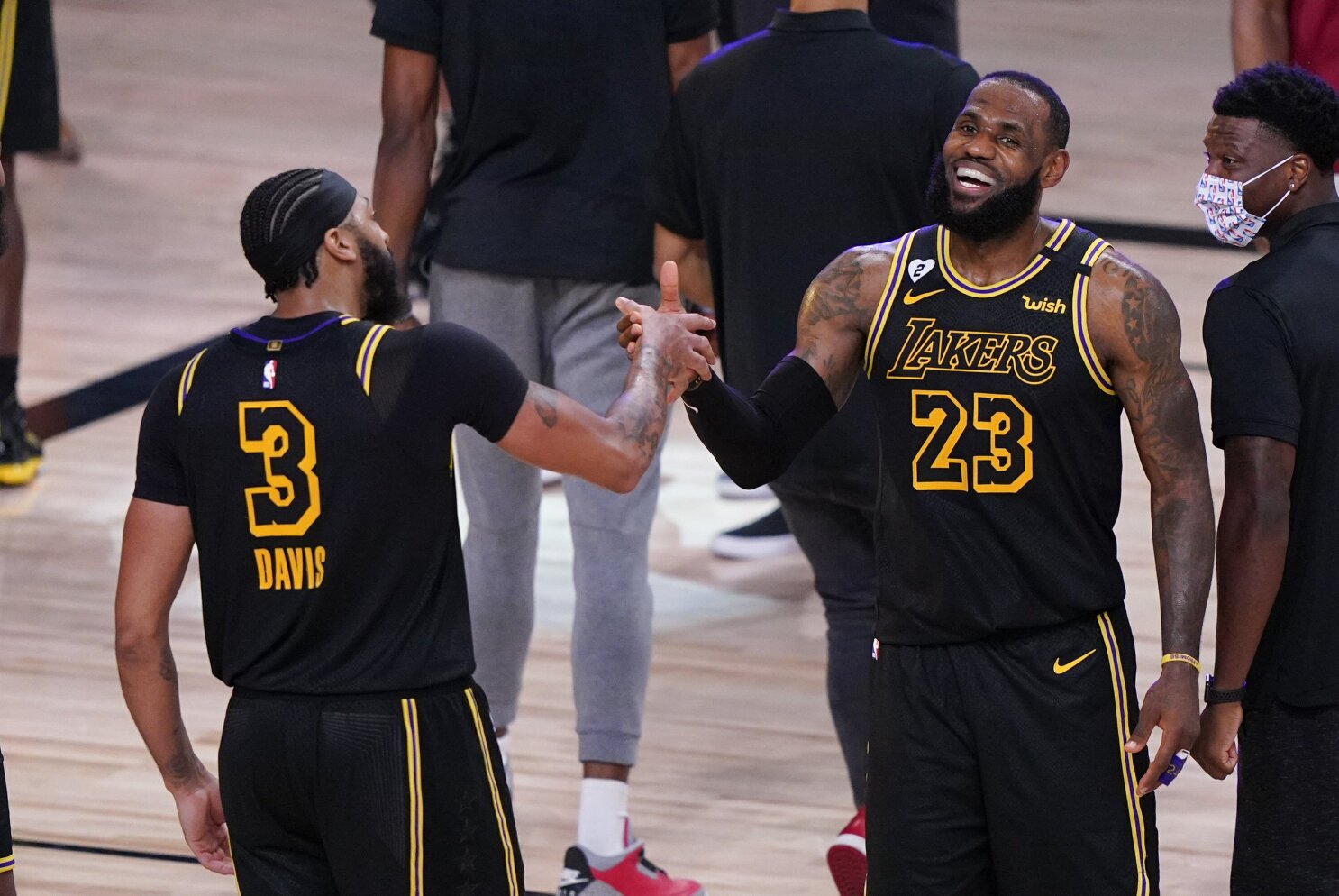 Lakers unstoppable in NBA playoffs with Black Mamba jerseys