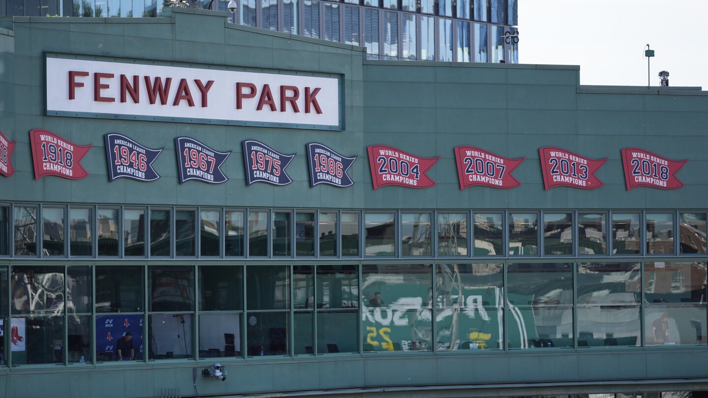 Fenway Park Rivive la Boxe: Un Evento Storico per Ridare Slancio allo Sport a Boston