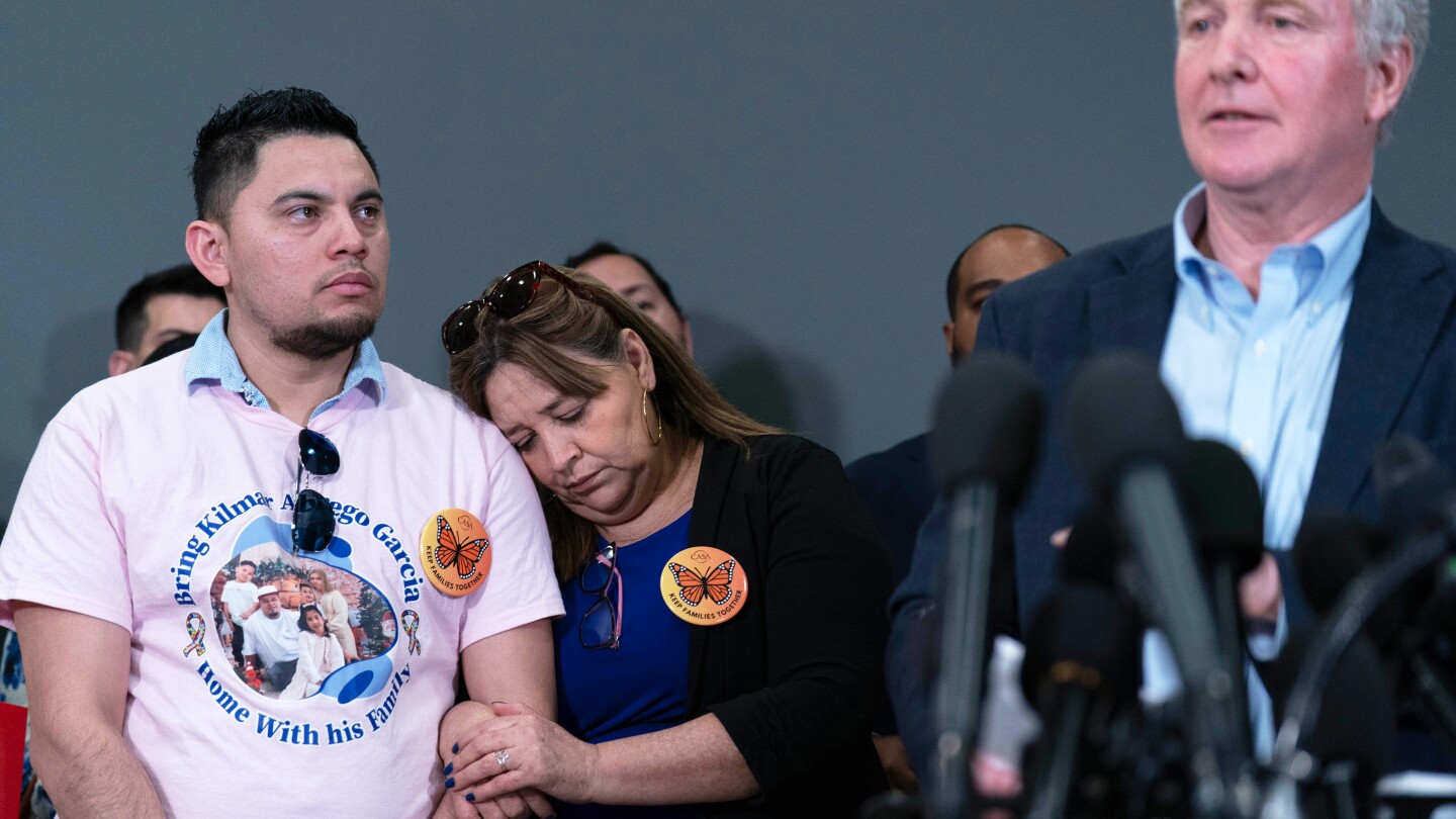 Trump officials must report efforts, if any, to return Kilmar Abrego Garcia, judge rules