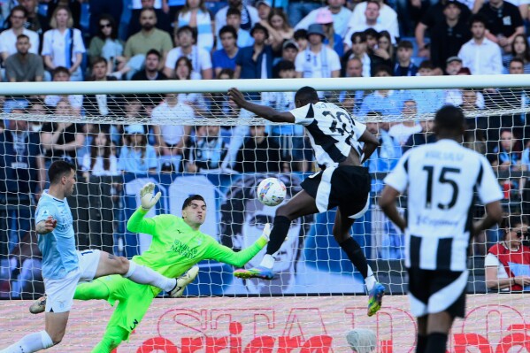 Juventus's Randal Kolo Muani scores during the Serie A soccer match between Lazio and Juventus at Rome's Olympic stadium, Saturday, May 10, 2025. (Fabrizio Corradetti/LaPresse via AP)