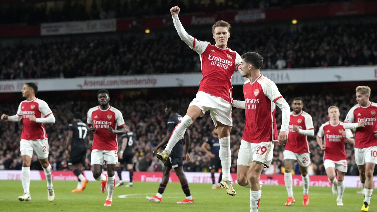 Arsenal supera o Liverpool depois de vencer o Luton por 2 a 0 na Premier League