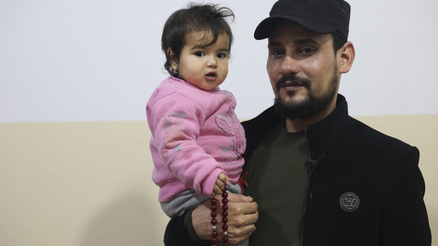 IDLIB Сирия AP — Ая ал Судани шампанско малко дете със