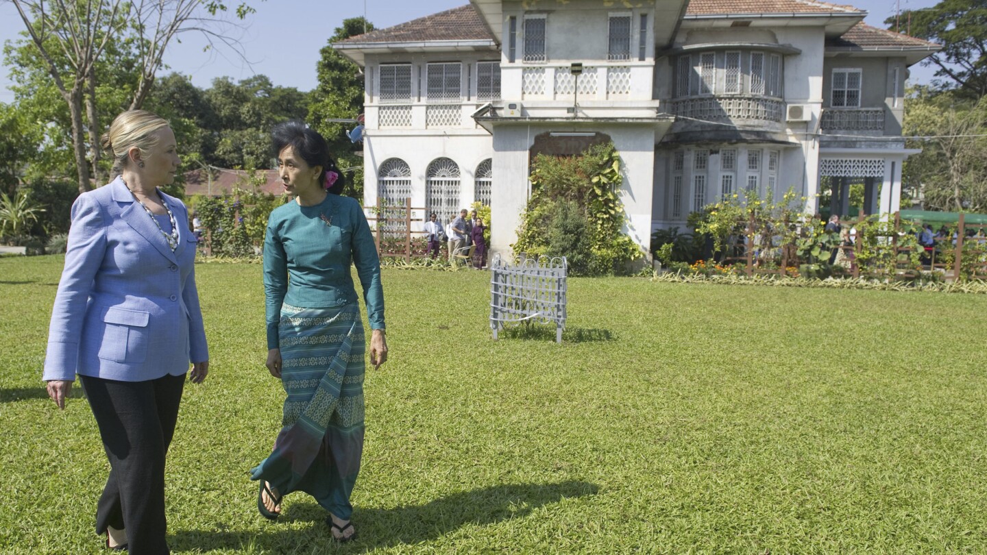 След семейна вражда съдът в Мианмар разпореди търг на дома, в който Су Чи прекара 15 години домашен арест