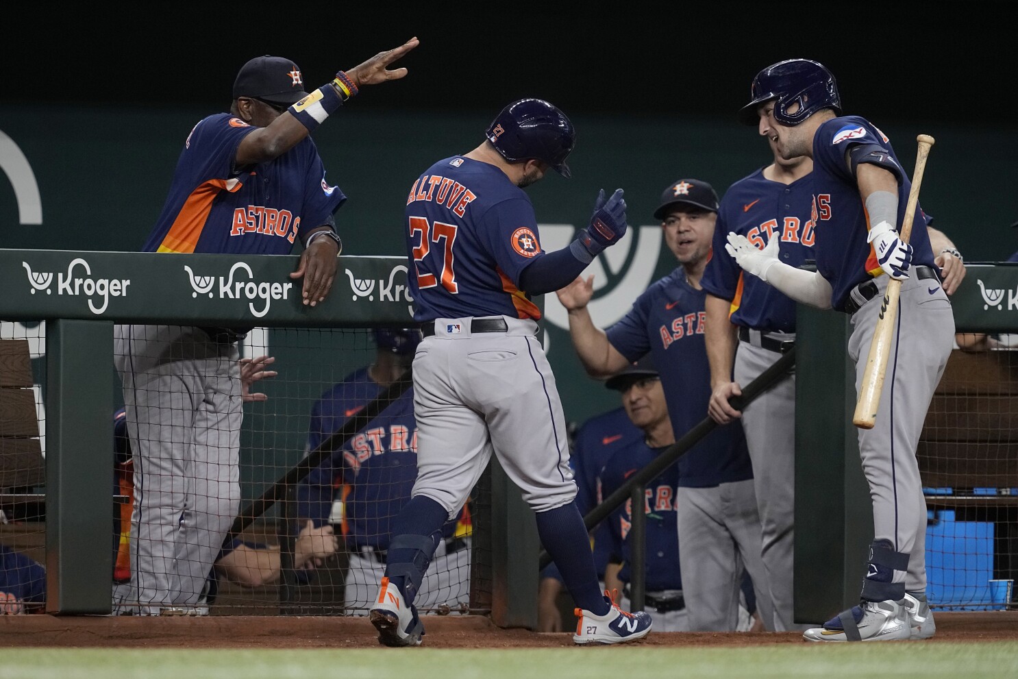 Astros: Ryne Stanek's wife defends the team on Twitter