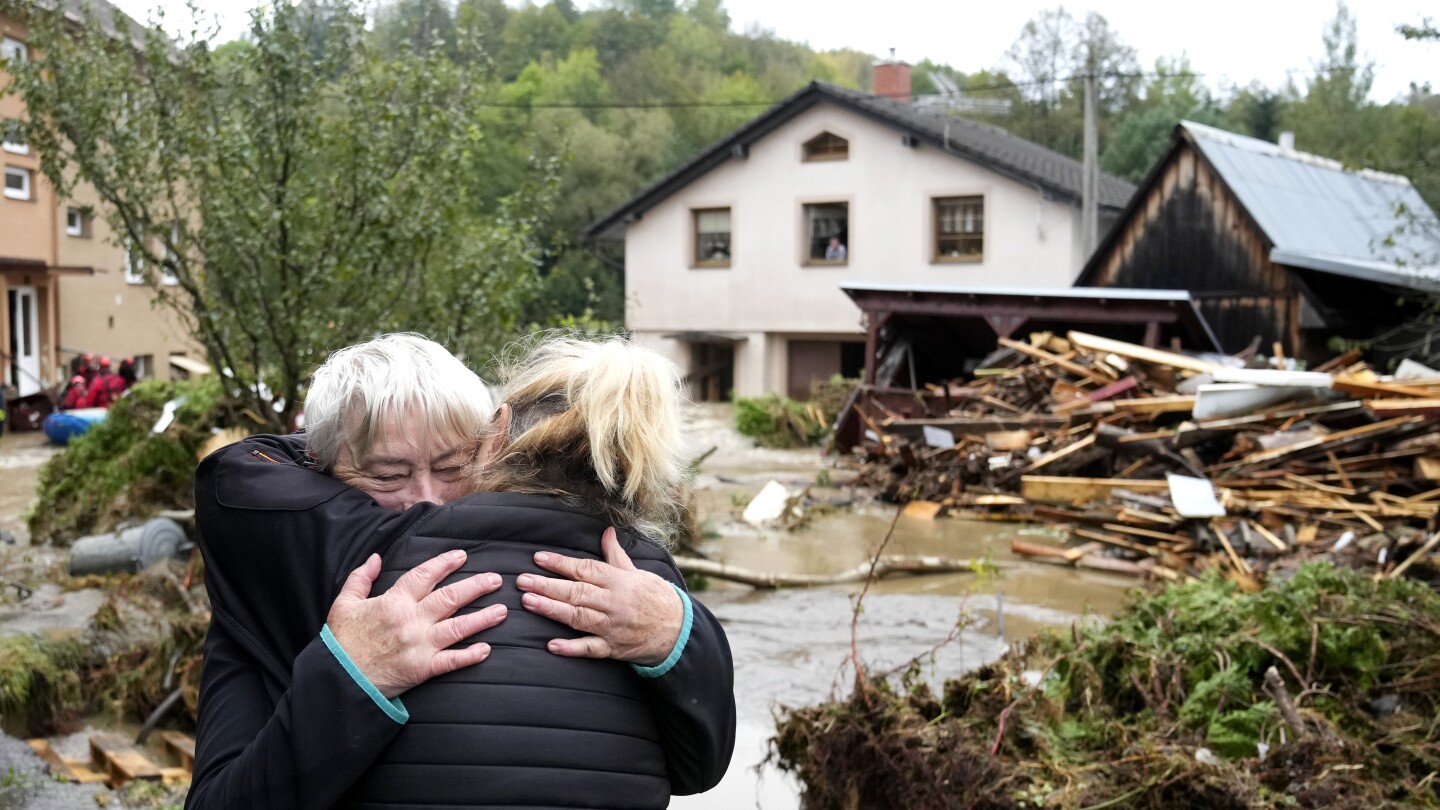 O número de mortos aumenta devido às fortes chuvas e inundações que forçaram a evacuação de um grande número de pessoas na Europa Central.