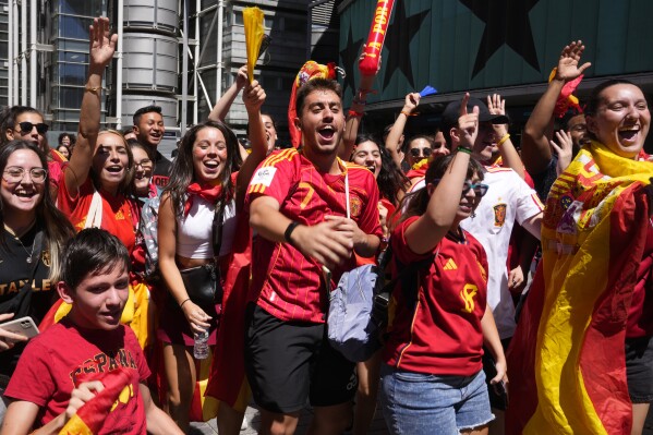 Women's World Cup: Spain win sparks outpouring of emotion after reaching  first final
