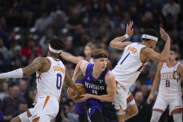 The Playoffs » Kings vencem Knicks com outro triplo-duplo de Sabonis