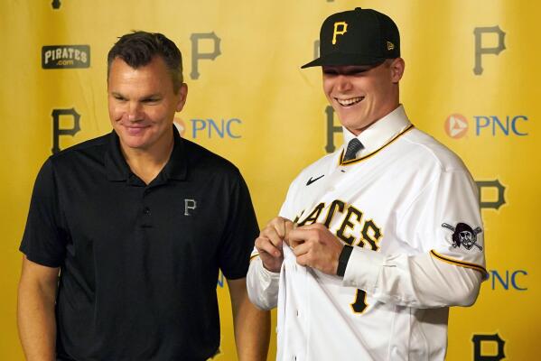Pittsburgh Pirates select Louisville catcher Henry Davis with top-overall  pick in MLB Draft