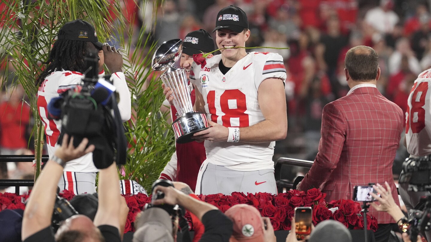 Rose Bowl: Ohio State beats Oregon 41-21, advances to CFP semifinals