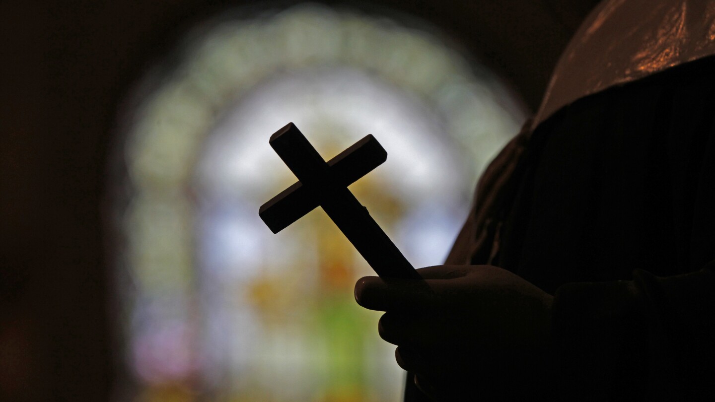 Разширяващото се разследване за сексуално насилие от страна на духовенството е насочено към лидерите на католическата църква в Ню Орлиънс