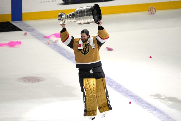 Golden Knights pick up two-time Stanley Cup-winning goalie