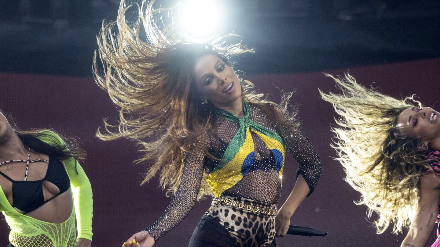 РИО ДЕ ЖАНЕЙРО AP — Най голямата бразилска поп звезда Анитта