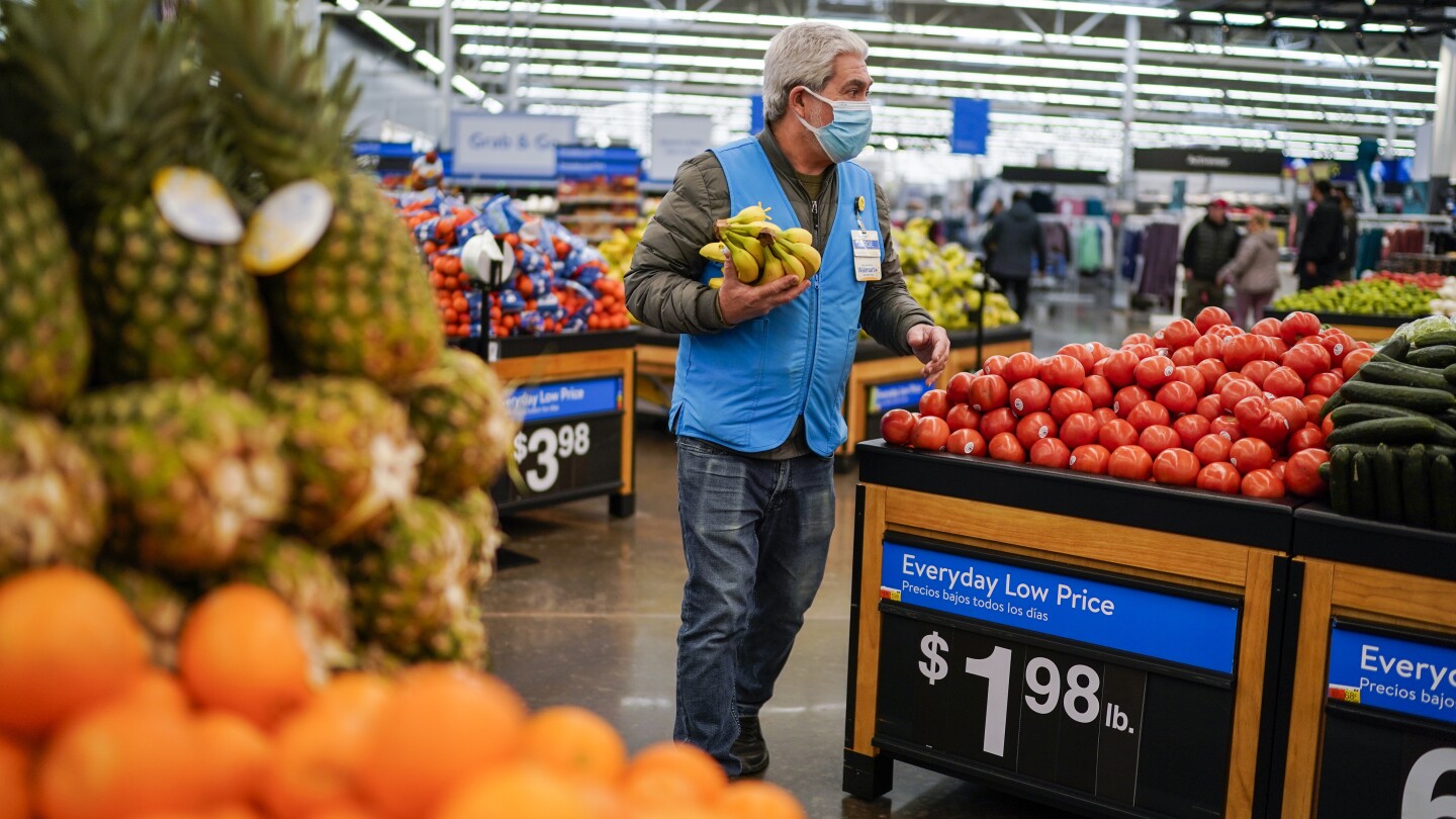 Силното първо тримесечие на Walmart, водено от потребителите, търсещи изгодни сделки, докато инфлацията все още е проблем