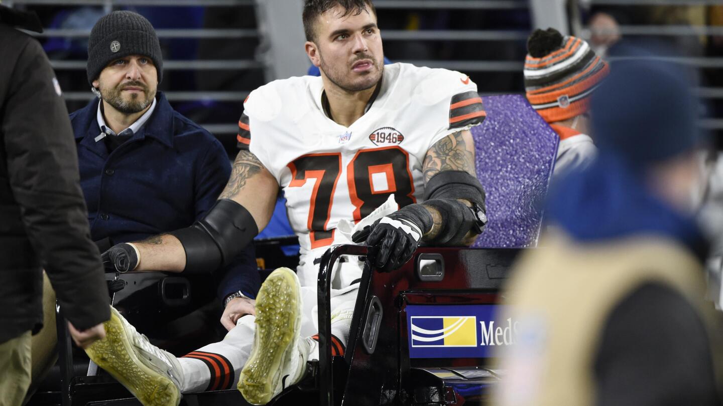 Harrison Bryant suffers a high ankle sprain; Browns long snapper Charley  Hughlett, fullback Johnny Stanton placed on COVID-19 lists 