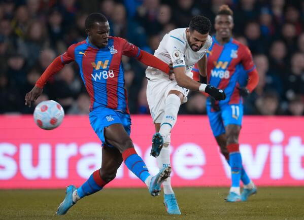 Crystal Palace's Tyrick Mitchell and Southampton's Kyle Walker