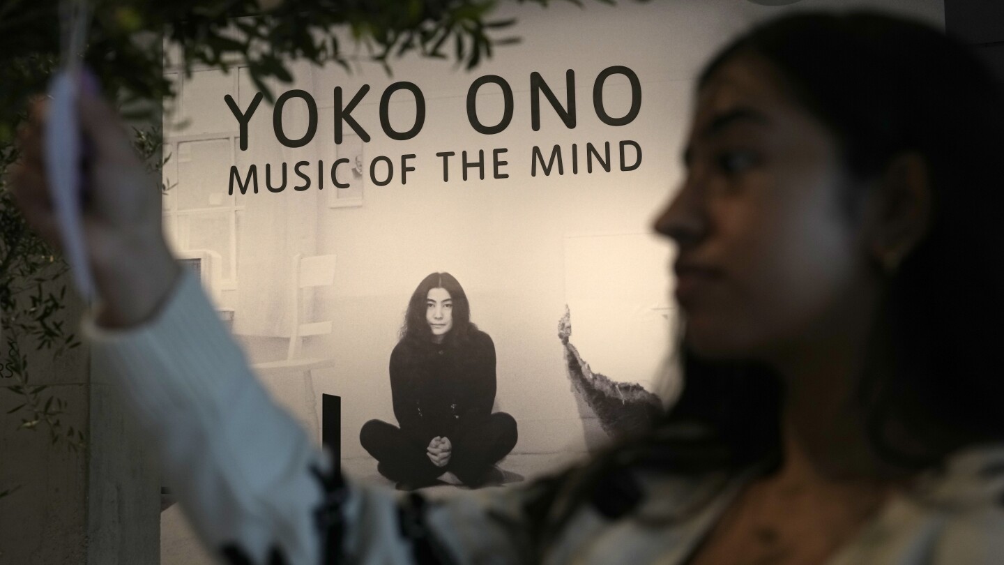 Нова изложба има за цел да изведе изкуството на Йоко Оно от сянката на Джон Ленън