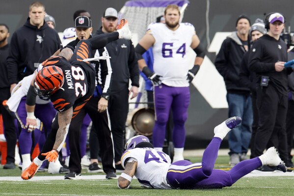 Jake Browning shines again for Bengals, rallying them to 27-24 overtime win  over Vikings