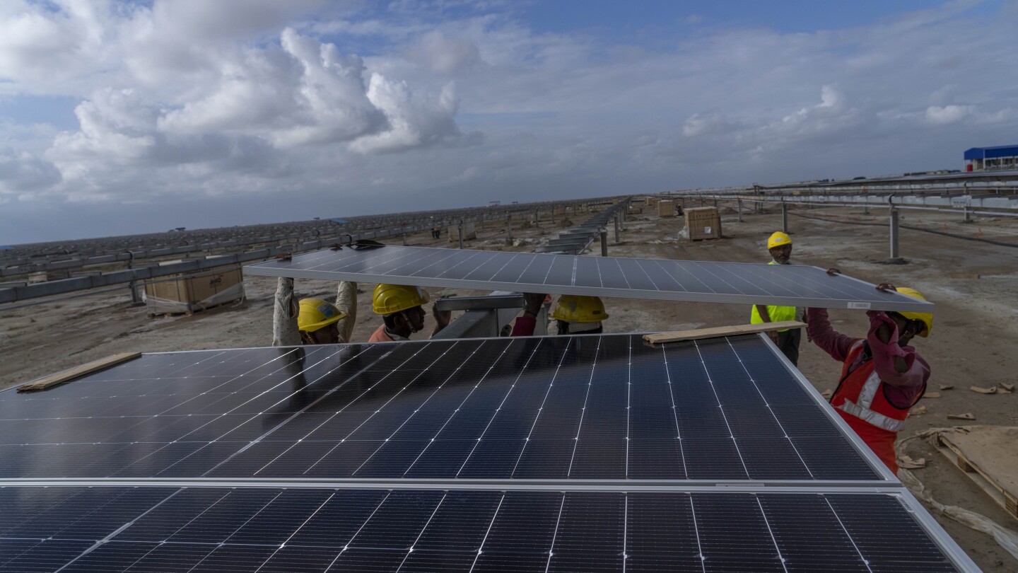 Годината в чистата енергия: вятърът, слънчевата енергия и батериите растат въпреки икономическите предизвикателства