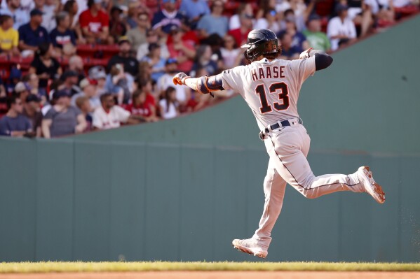 Game 8: Red Sox at Tigers - Over the Monster
