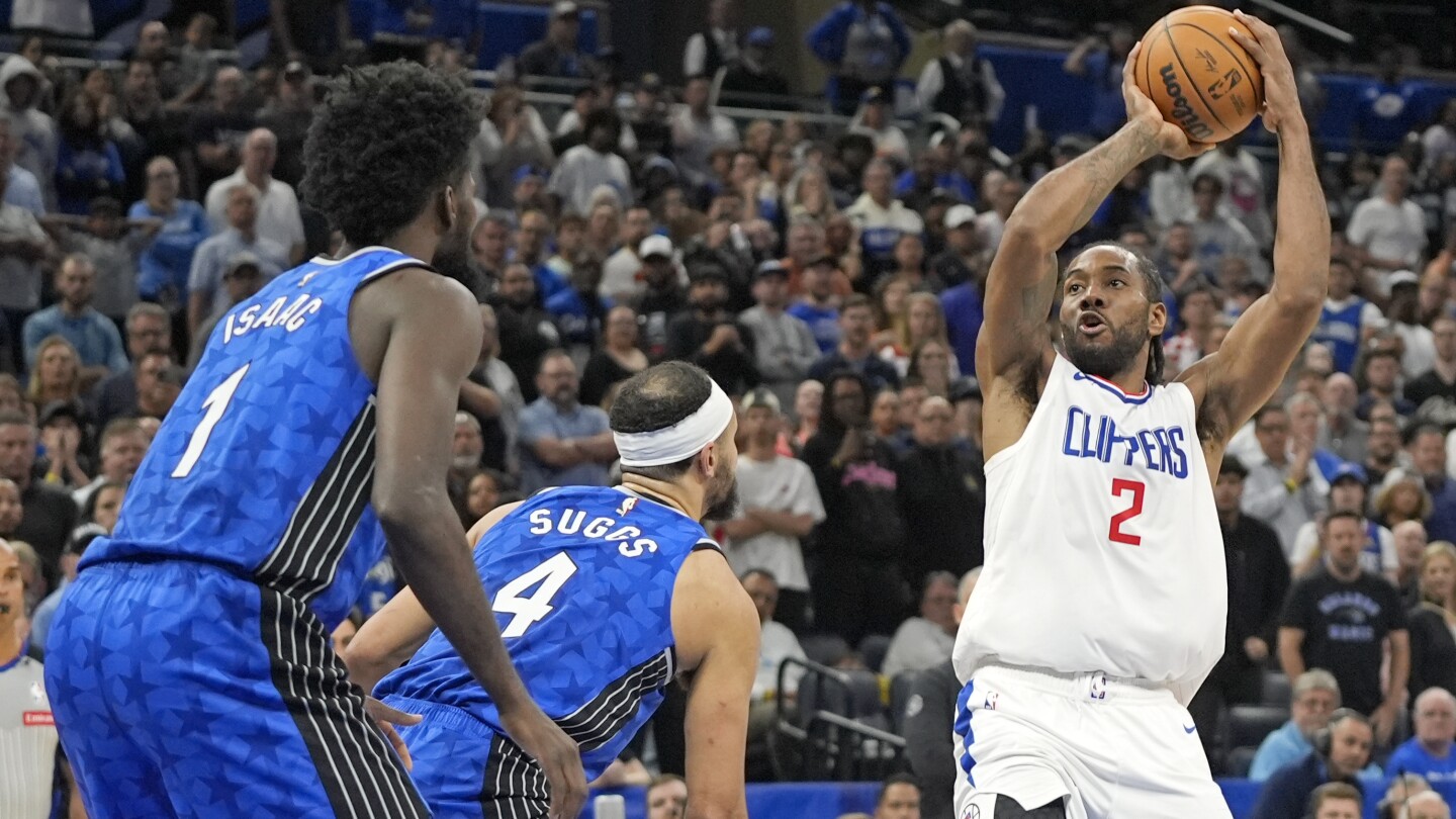 Leonard logra 29 puntos en victoria de Clippers sobre Magic, 100-97