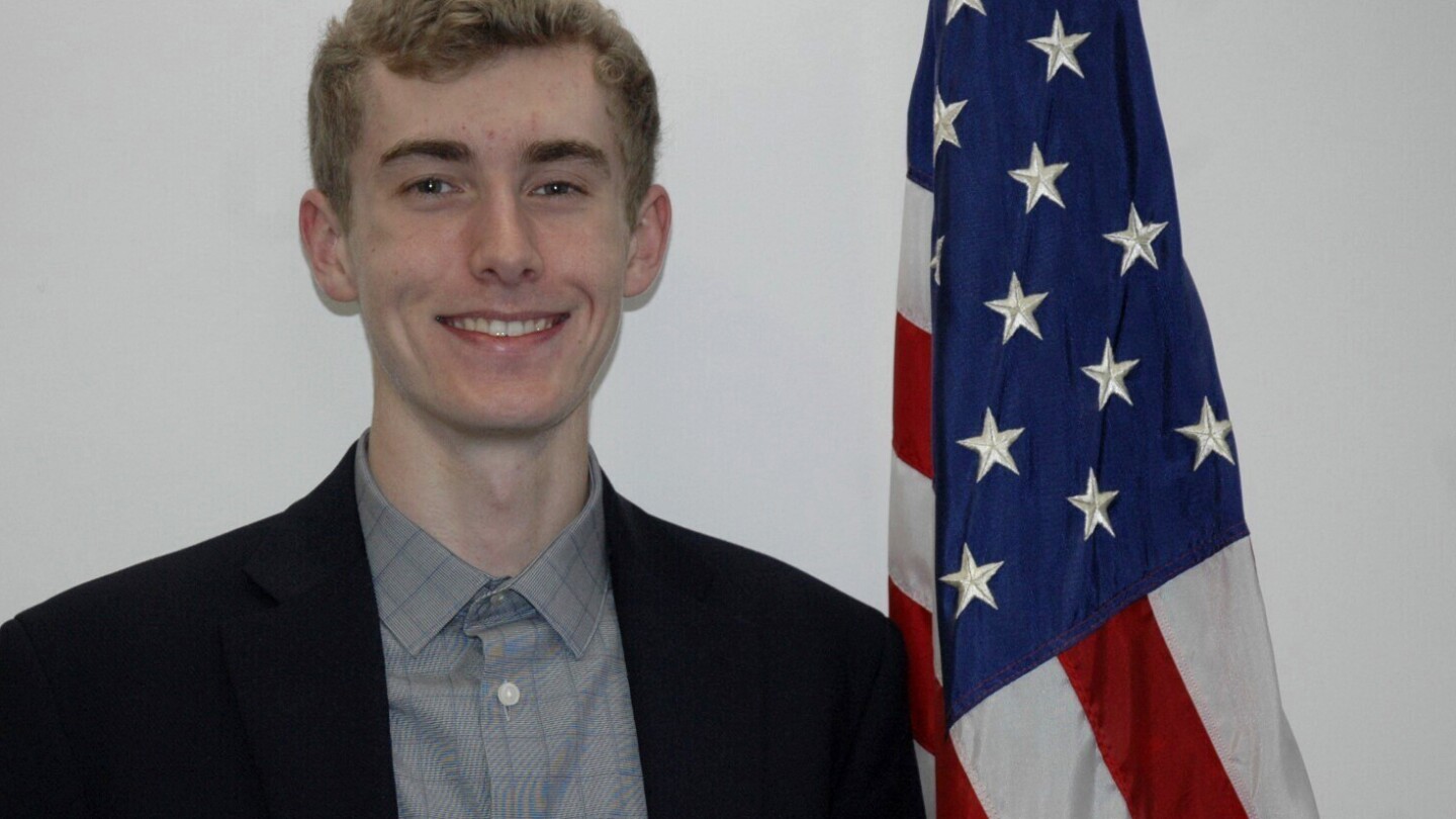 Този 21-годишен републиканец победи действащ президент с 10 мандата. Какво следва за Уайът Гейбъл?