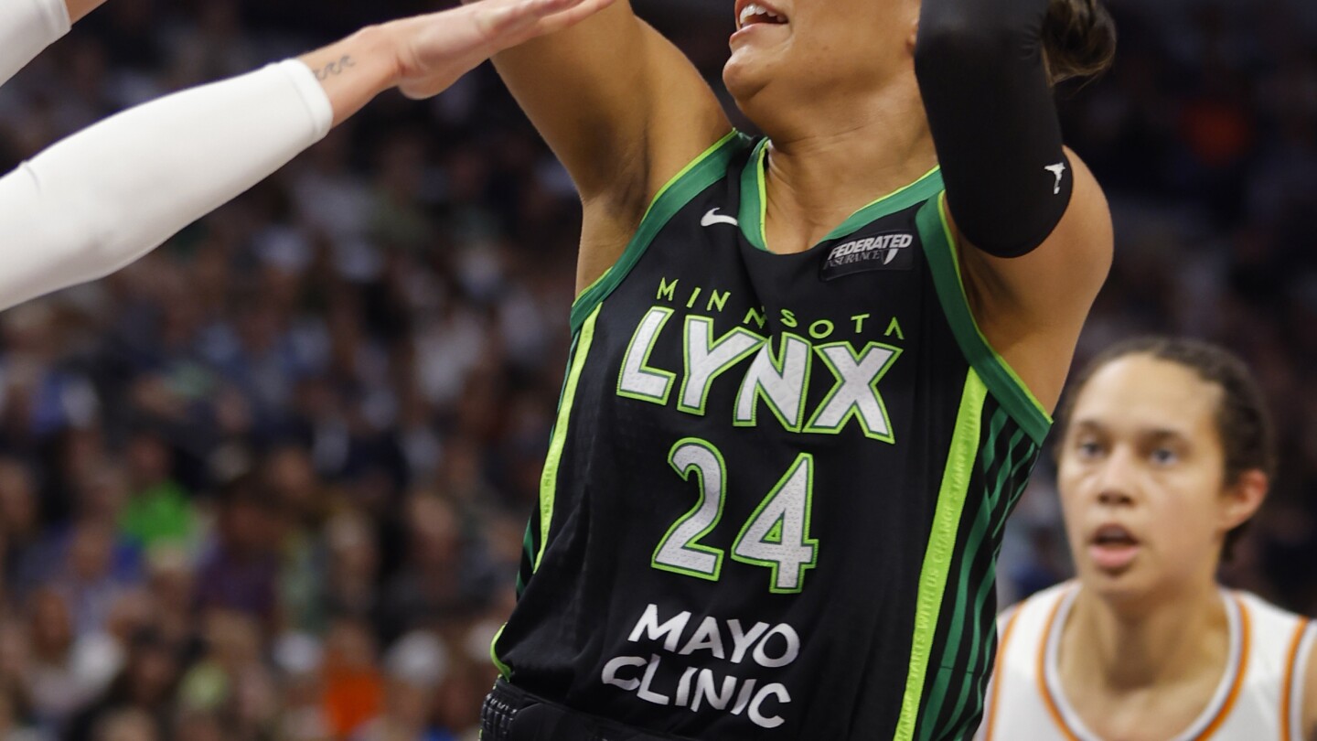 Lynx Sweep Mercury, Collier Sets Playoff Record