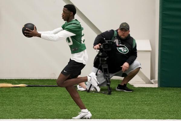 New York Jets: Ahmad Gardner signs rookie contract