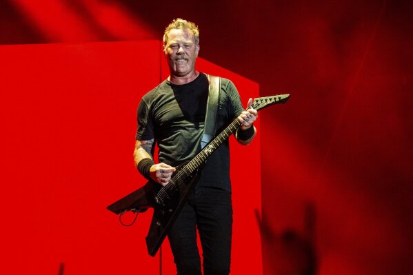 Metallica Postpones Arizona Concert After James Hetfield Tests Positive for  COVID