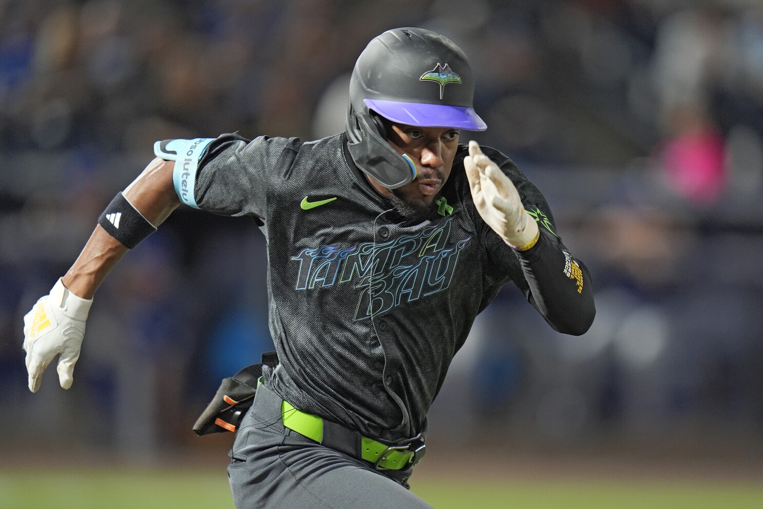 Tampa Bay Rays adjust schedule to maneuver conflicts with NFL