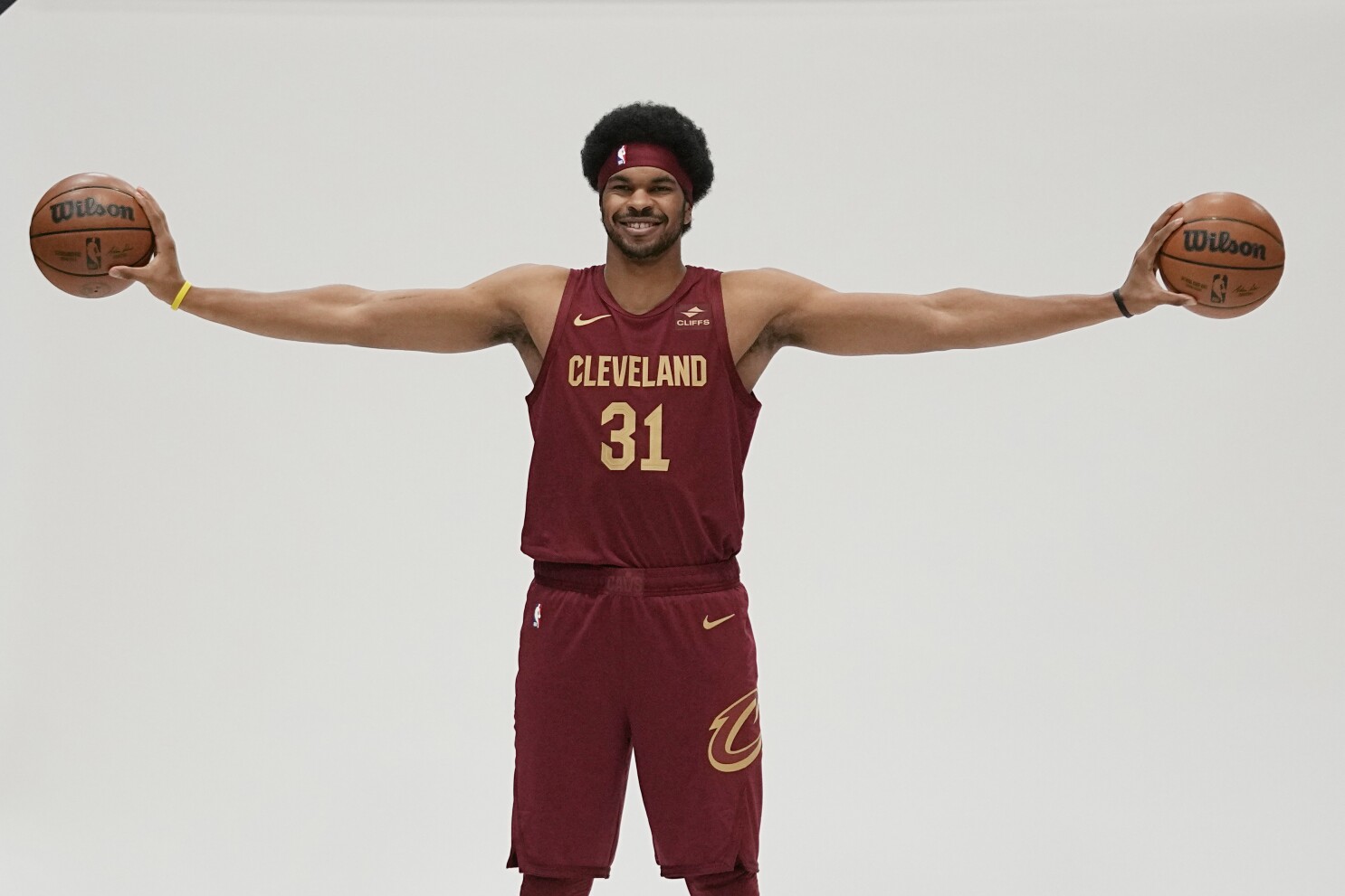 Cleveland Cavaliers partner with Cleveland-Cliffs for new jersey