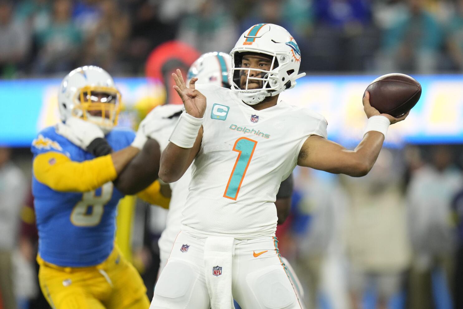 Dolphins at Bills highlights 3-game Week 15 Saturday slate