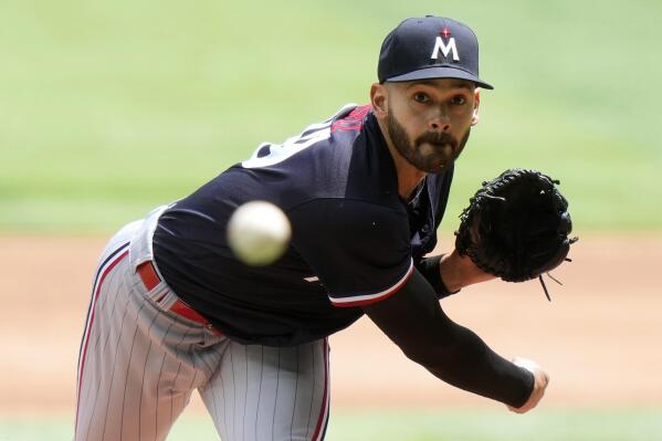 Jazz Chisholm leaves with stinger in Marlins win vs. Twins