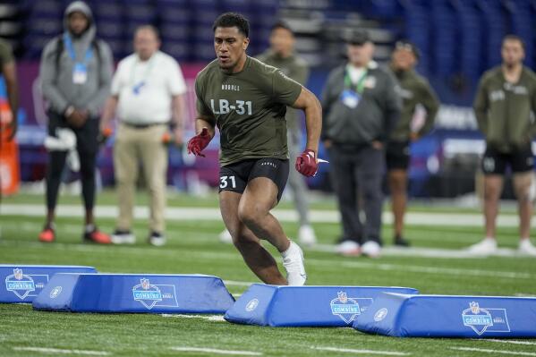 Nolan Smith steals show on 1st day of NFL combine workouts
