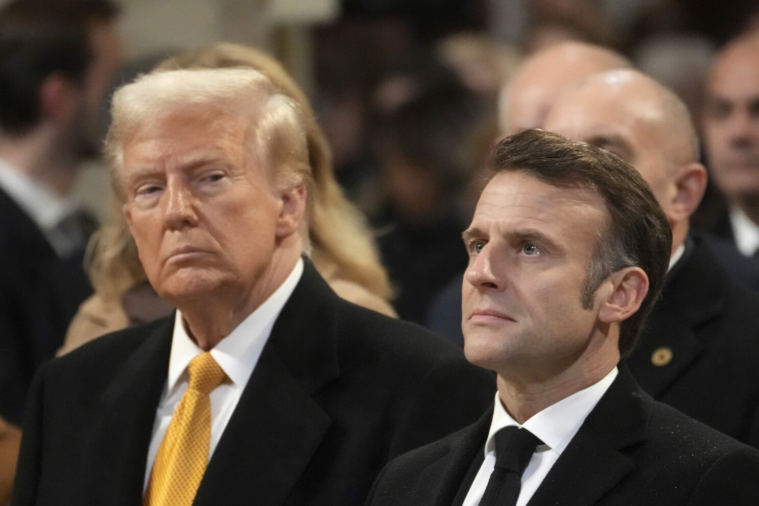 Trump confía en que guerra de Rusia en Ucrania se acerque a su fin; se reúne con Macron