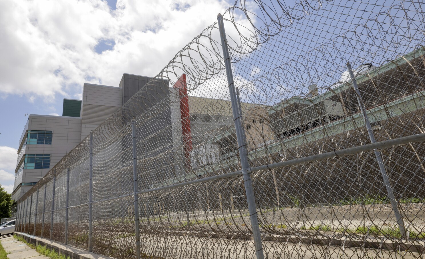 Reward increased for capture of escaped New Orleans inmates as 7 remain on the lam