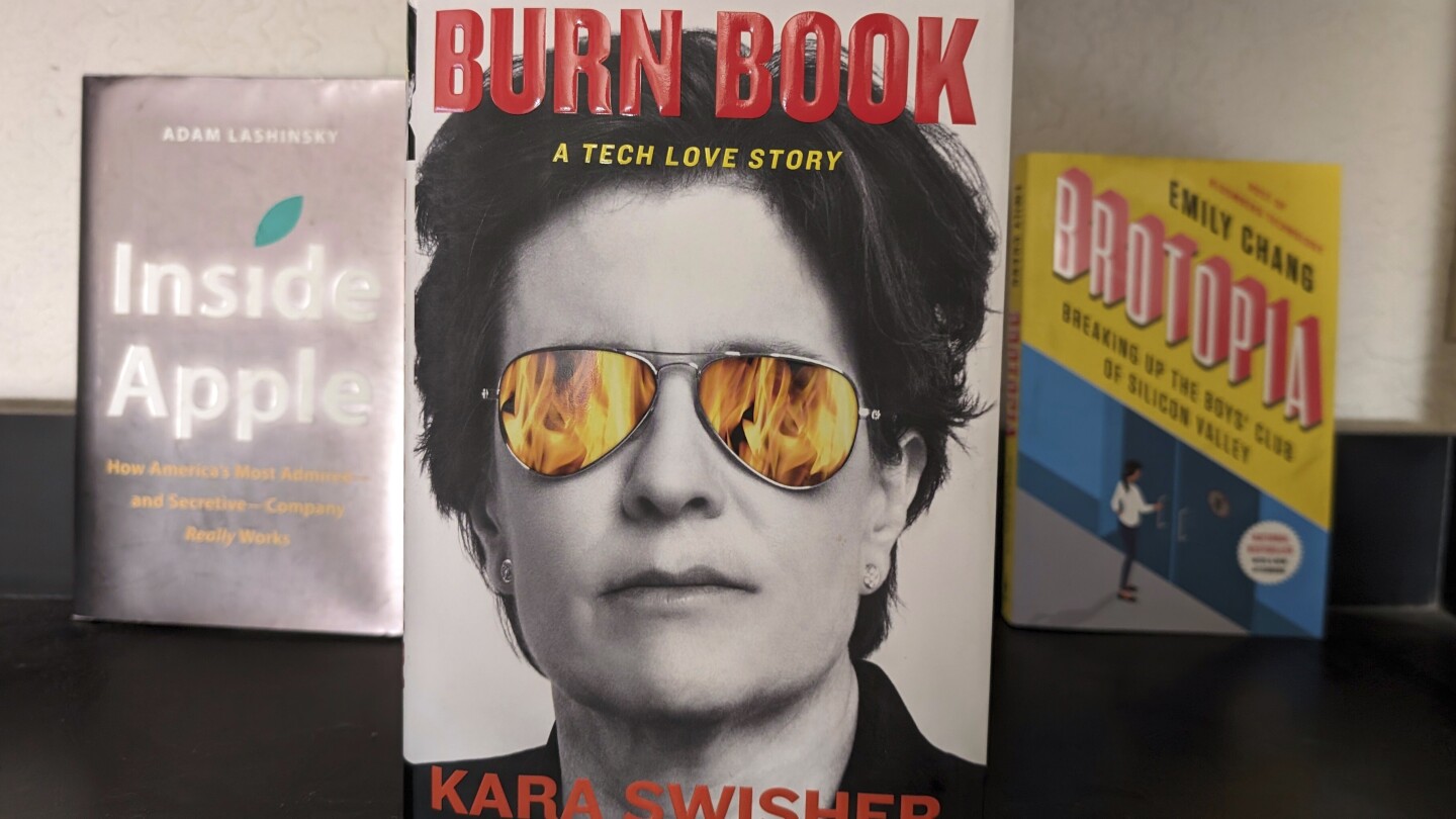 „Burn Book“ запалва технологичните титани в историята на ветеран репортер за любовта и омразата в Силиконовата долина