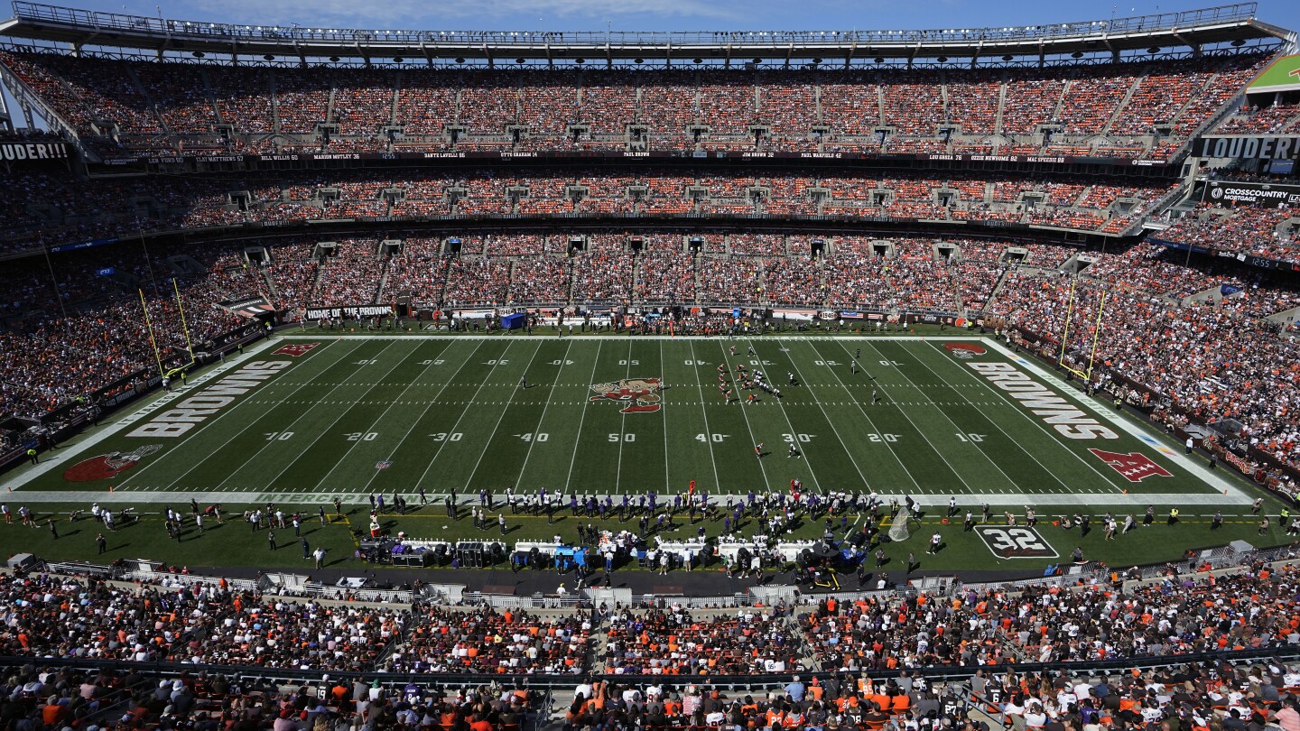 Browns’ plans to move to new domed stadium stall as county backs city’s renovation proposal