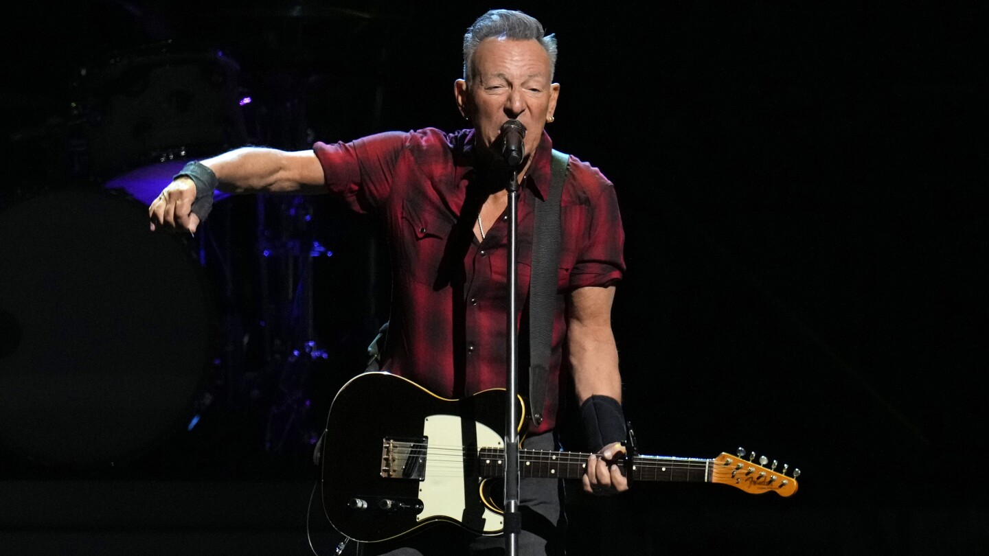 Springsteen doubles down on political criticism with a digital EP that includes anti-Trump comments