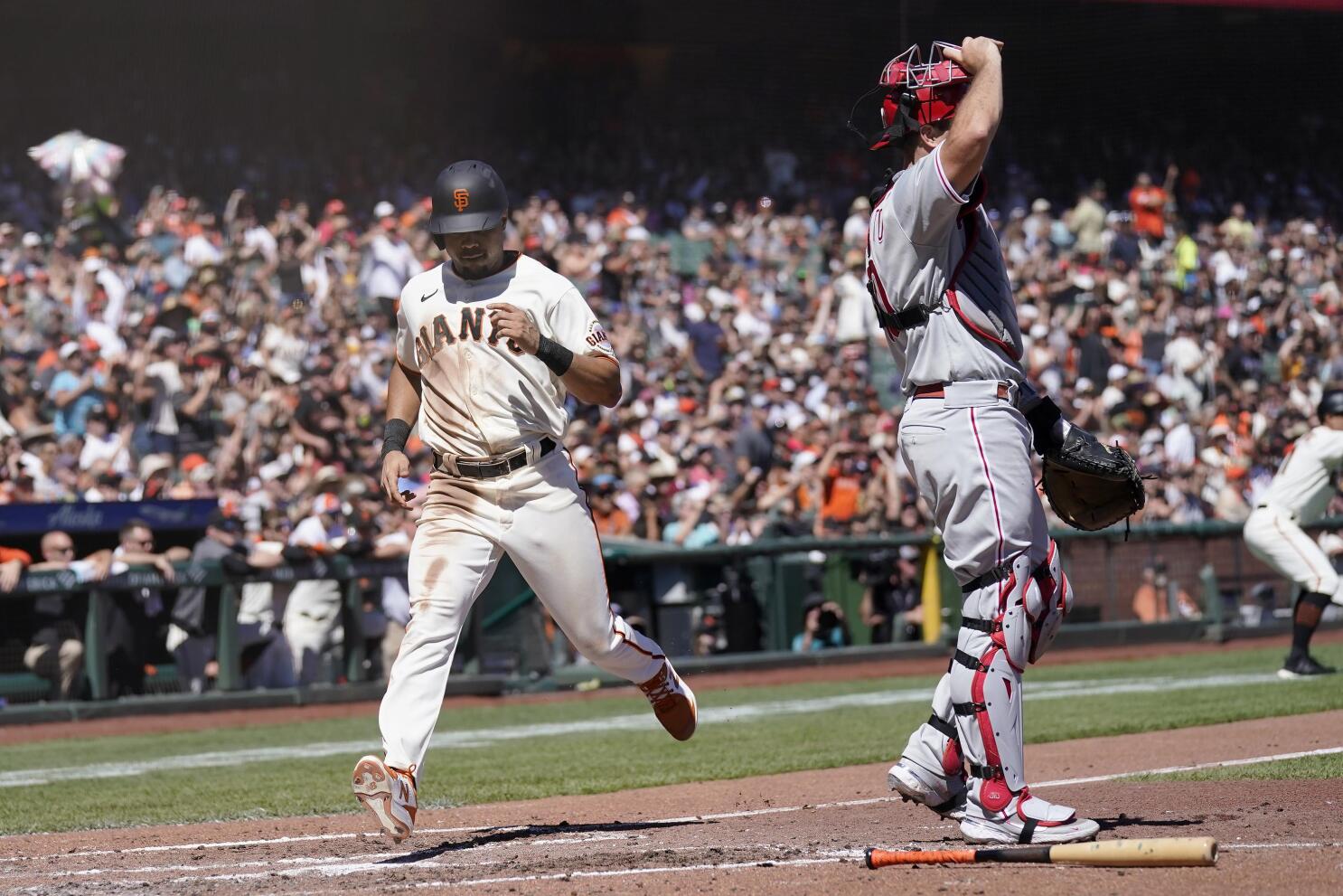 SF Giants' skid continues vs. Phillies, fall into final wild card spot