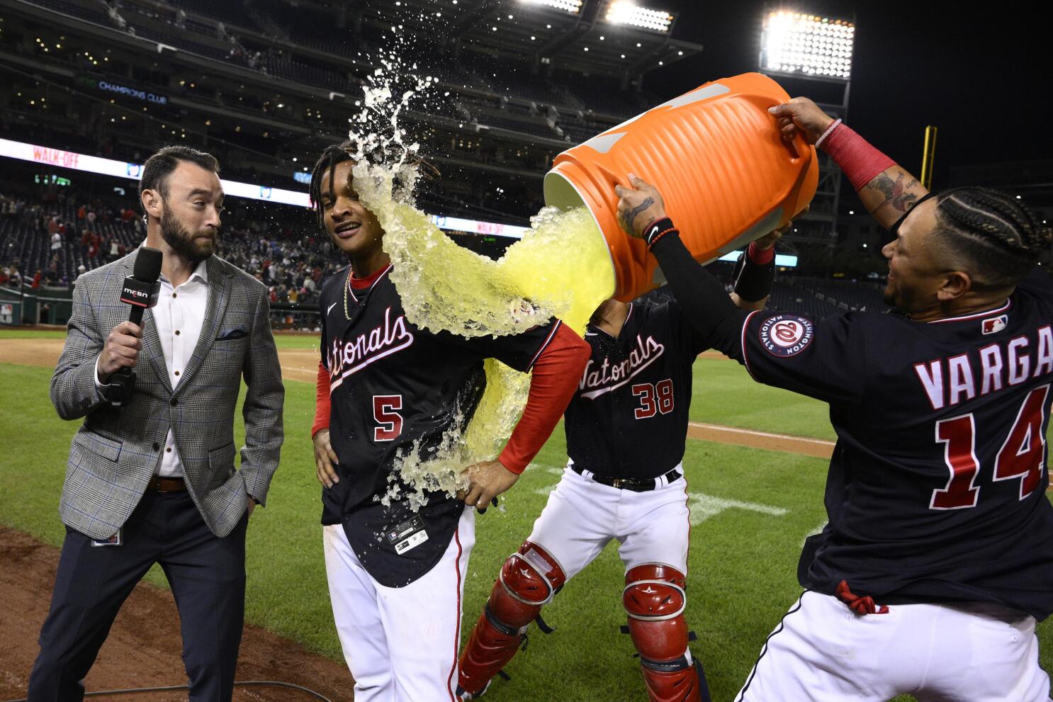 Braves lose on extra-inning walk-off on Opening Day