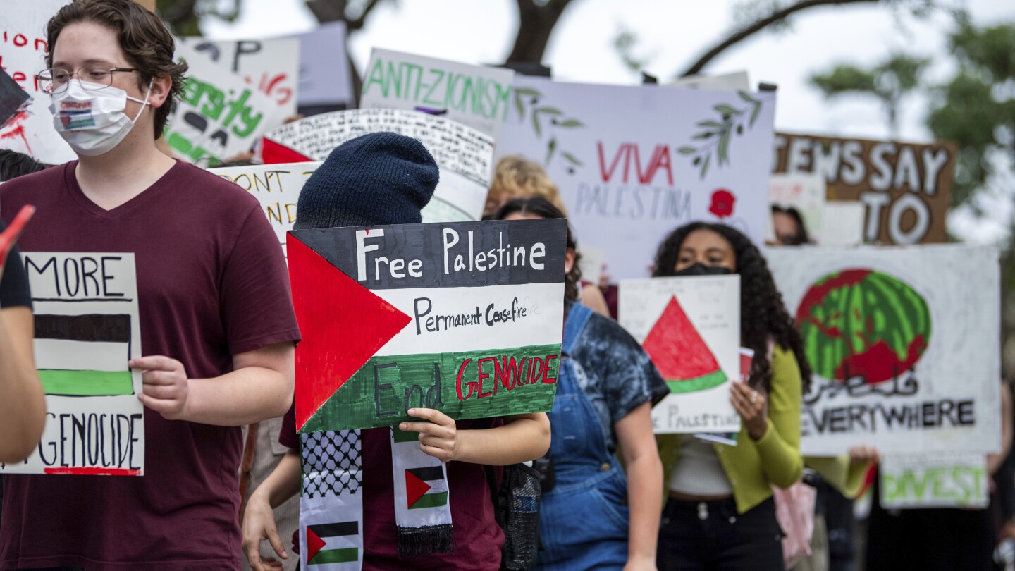Непрекъснато отразяване на войната Израел-Хамас в Близкия изток спира заради протести и полицейски действия в училищата в САЩ