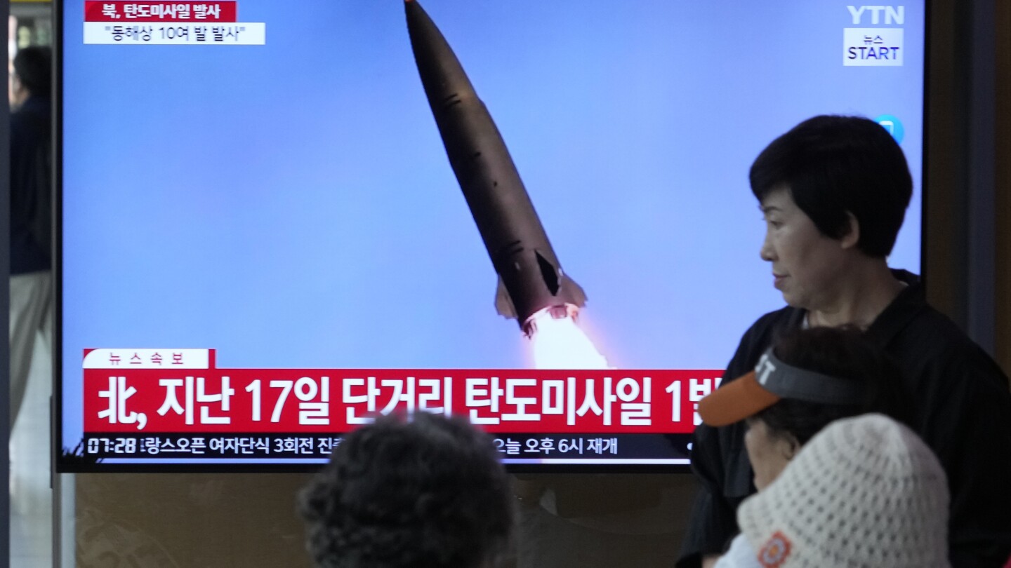 Jižní Korea tvrdí, že Severní Korea vypálila palbu raket směrem k jejím východním vodám