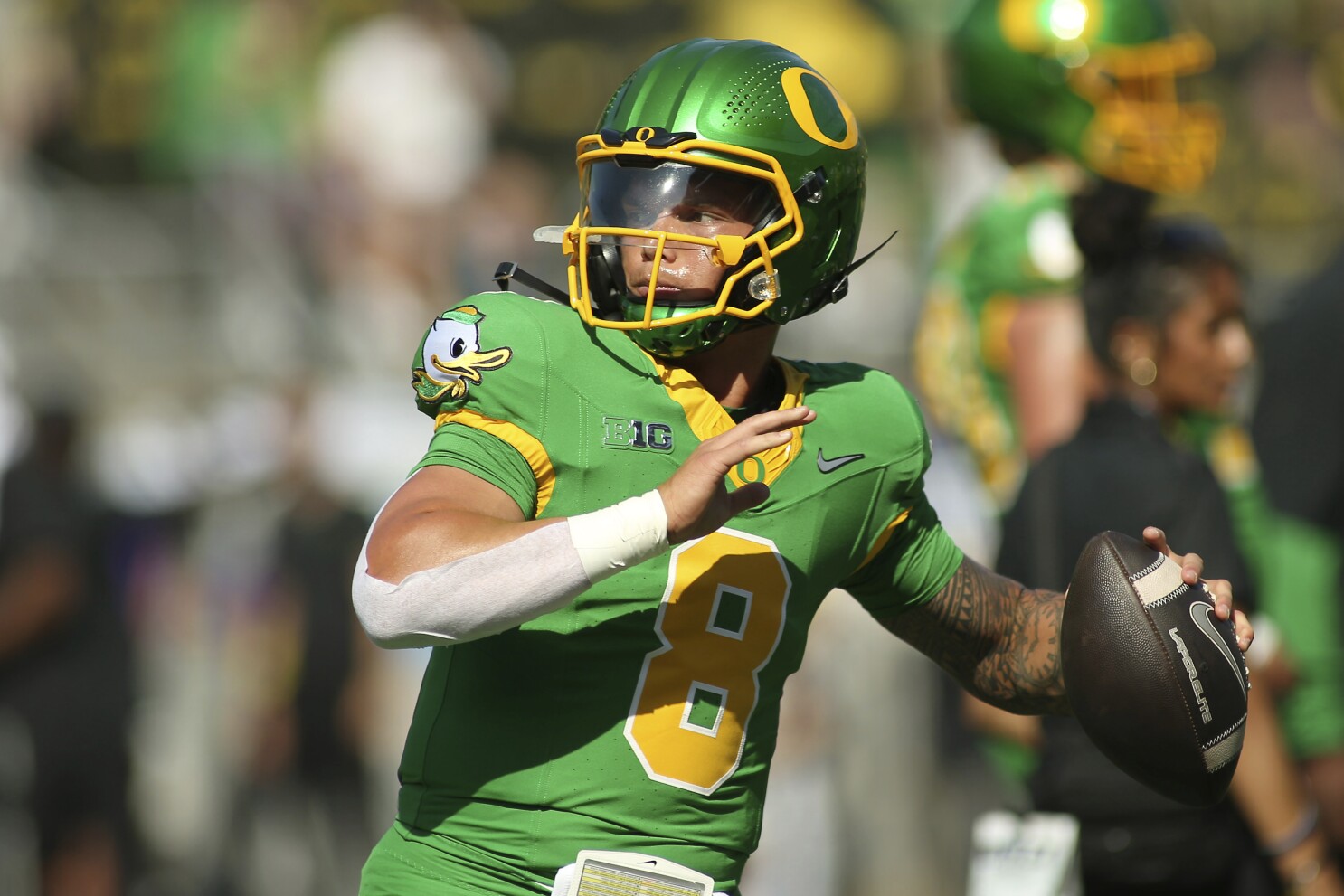 QB Dillon Gabriel says there's room for improvement after debut for No. 3  Oregon | AP News