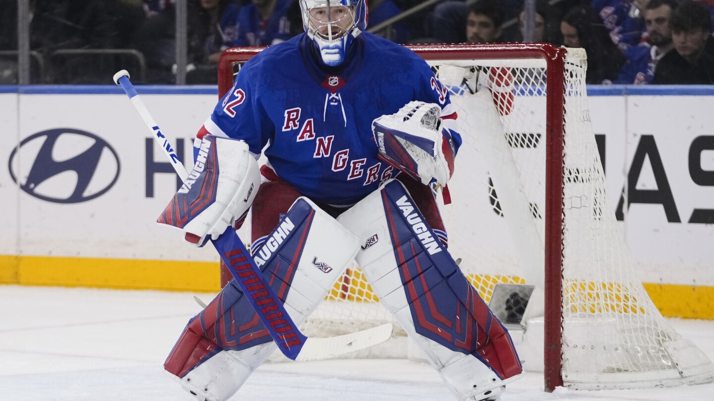 Islanders Edge Jets, Narrow Playoff Gap