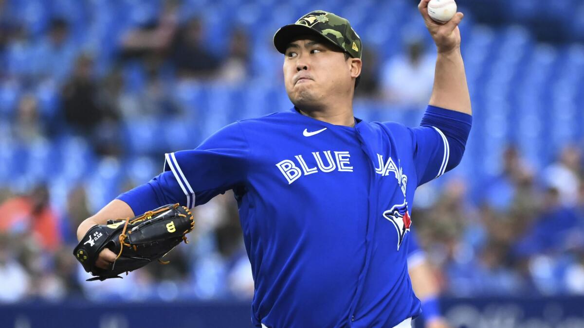 Ryu sharp in 1st win of year, Blue Jays beat Votto, Reds 2-1 - The