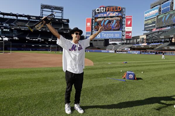 Timmy Trumpet muted in New York Mets' loss, says he'll return Wednesday  with hopes Edwin Diaz enters game to his 'Narco' song - ESPN