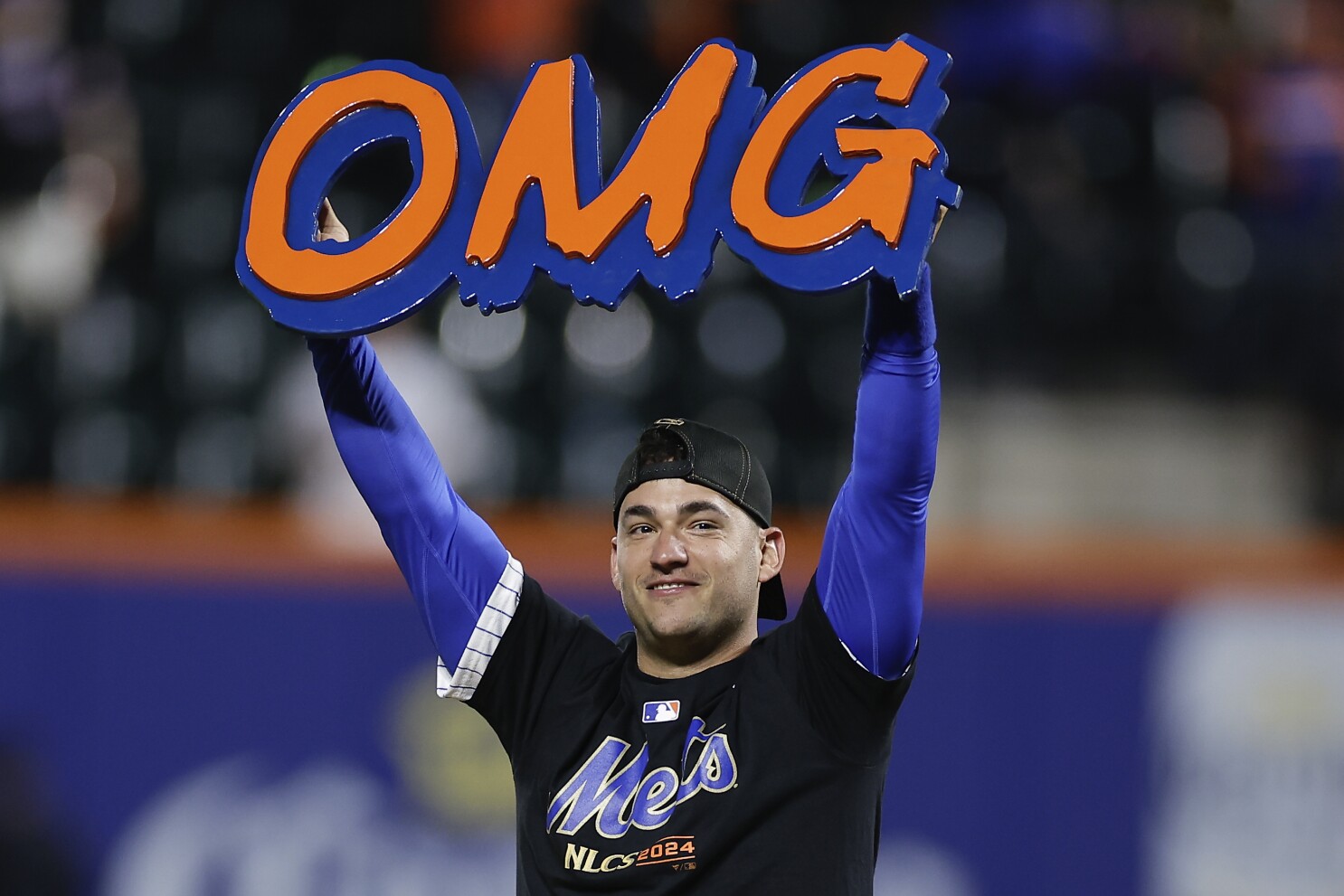 How Jose Iglesias' 'OMG' became the perfect anthem for the underdog Mets |  AP News