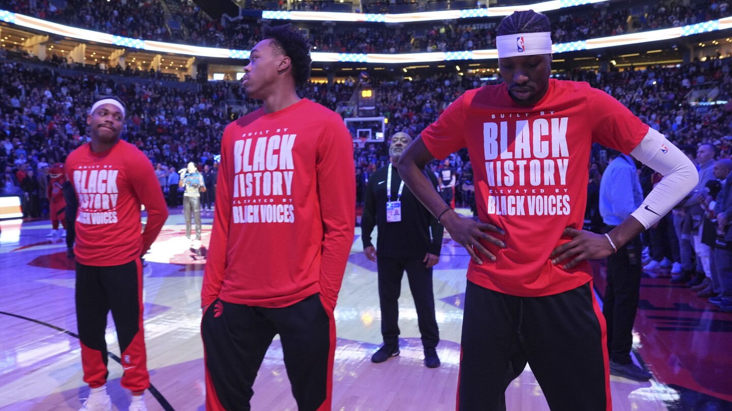 Fans at Raptors game continue trend of booing US national anthem at pro sporting events in Canada